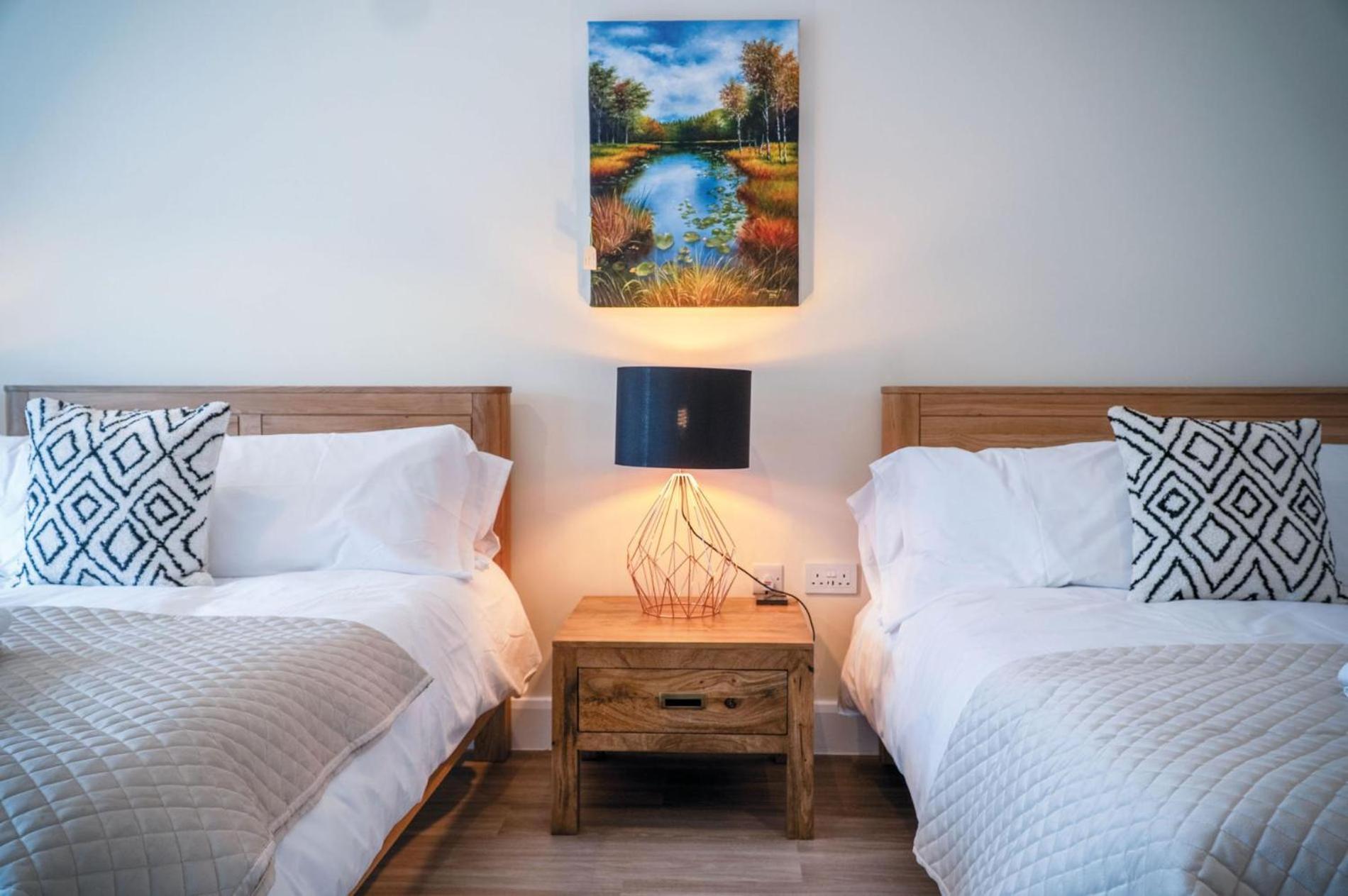 Suite 3 - Sleeping Giant Hotel - Pen Y Cae Inn ブレコン エクステリア 写真